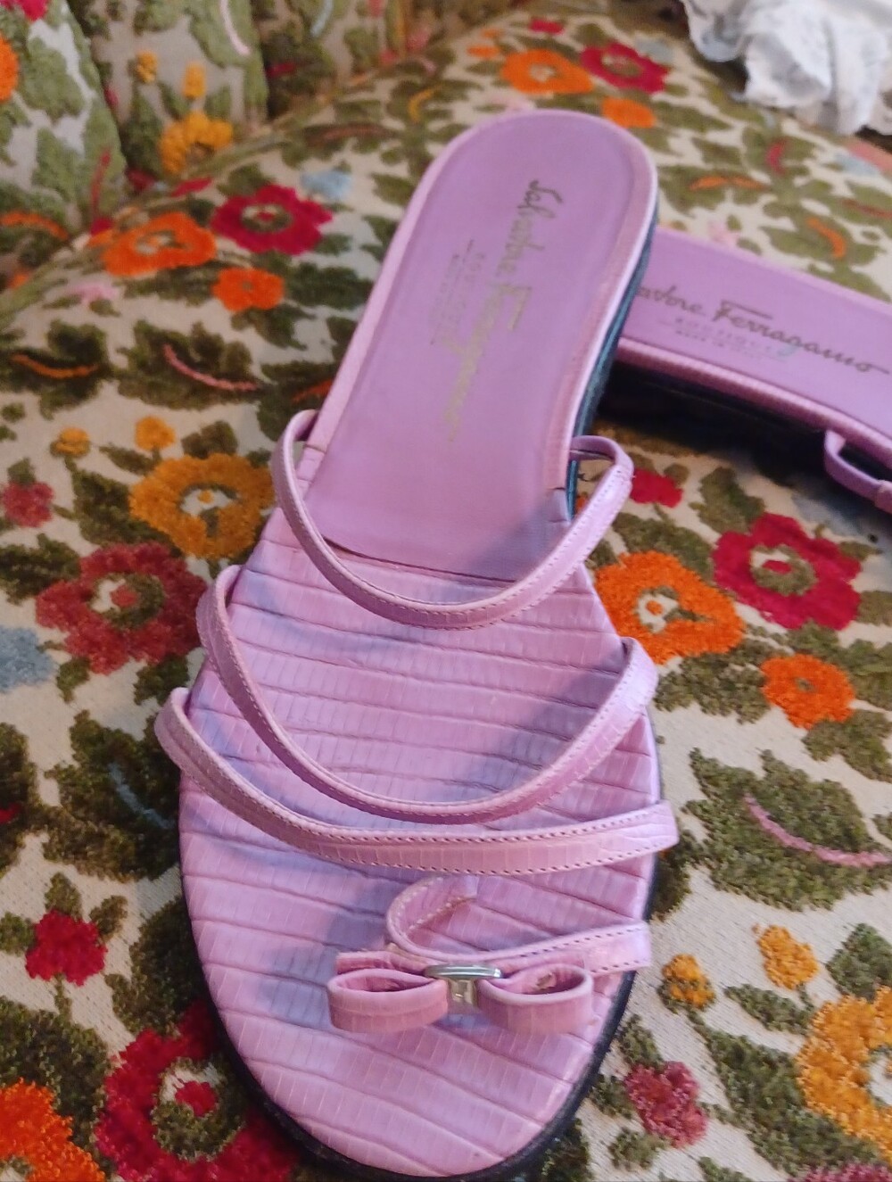 Salvatore Ferragamo Lilac Purple Croc Print Bow Sandals - Picture 2 of 5